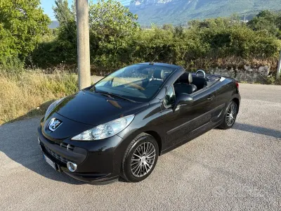 Usata Peugeot 207 CC 109 CV (80 kW) 2007 Nero Cabrio