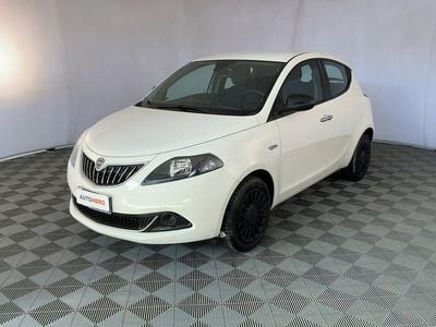 Usata Lancia Ypsilon Silver 69 CV (50 kW) 2022 Bianco Utilitaria