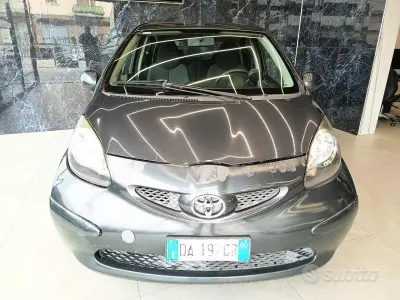 Usata Toyota Aygo 68 CV (50 kW) 2010 Nero Utilitaria