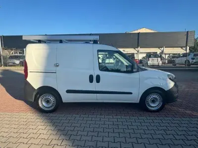 Begagnad Fiat Doblò Business 120 HK (88 kW) 2020 Vit Minibuss