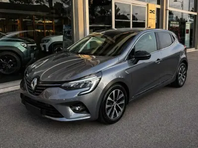 Usata Renault Clio V Techno 101 CV (74 kW) 2023 Grigio Berlina