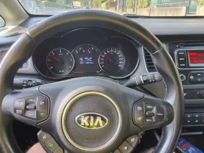 Usata Kia Carens 116 CV (85 kW) 2006 Monovolume