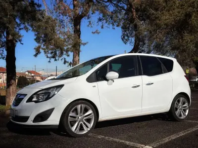 Usata Opel Meriva 110 CV (80 kW) 2011 Bianco Monovolume