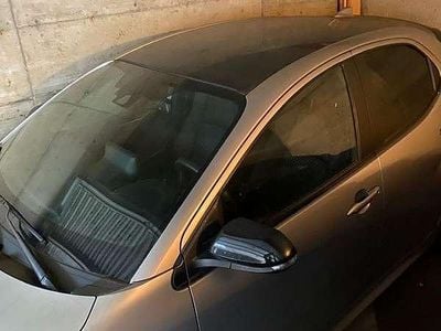 Begagnad Toyota Yaris Hybrid Trend 92 HK (67 kW) 2022 Sedan