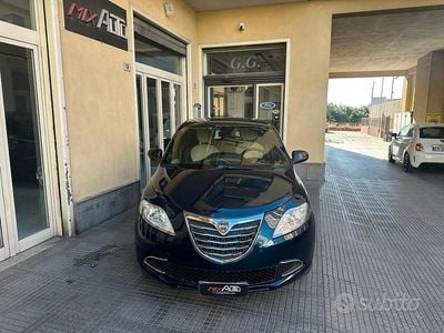 Usata Lancia Ypsilon 69 CV (50 kW) 2015 Blu Utilitaria