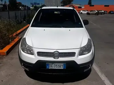 Usata Fiat Sedici 120 CV (88 kW) 2009 Bianco SUV