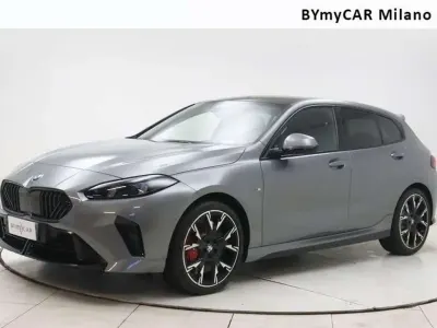 Nuova BMW 120 M Sport 163 CV (119 kW) 2025 Skyscraper grey metallic Utilitaria