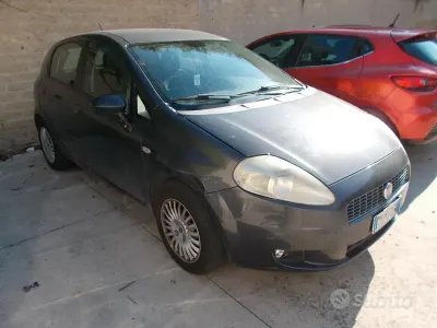 Usata Fiat Grande Punto Dynamic 75 CV (55 kW) 2008 Grigio Utilitaria