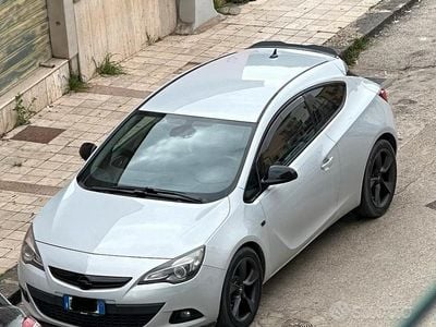 Usata Opel Astra GTC 165 CV (121 kW) 2012 Coupé