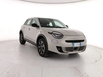 Usata Fiat 600 135 CV (99 kW) 2025 Beige SUV