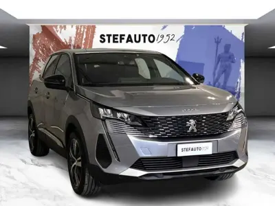 Usata Peugeot 3008 Allure 131 CV (96 kW) 2023 Grigio artense SUV
