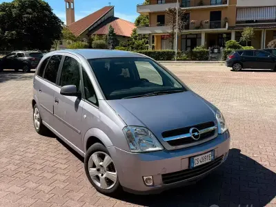 Usata Opel Meriva 101 CV (74 kW) 2005 Grigio Monovolume