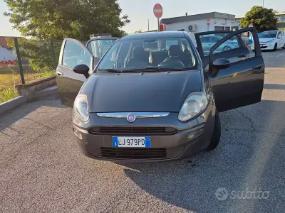 Usata Fiat Punto Evo S 95 CV (69 kW) 2011 Grigio Utilitaria