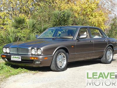 Occasion Jaguar XJ6 Sovereign 211 ch (155 kW) 1997 Marron Berline