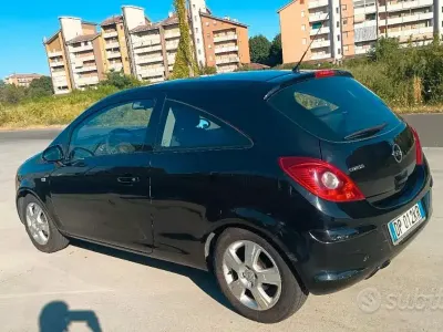 Usata Opel Corsa 80 CV (58 kW) 2009 Nero Utilitaria