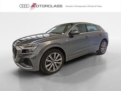Usata Audi Q8 Sport 286 CV (210 kW) 2023 Grigio SUV
