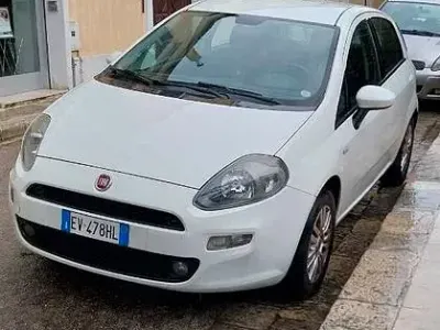 Usata Fiat Grande Punto 77 CV (56 kW) 2014 Bianco Utilitaria