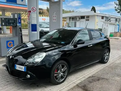 Usata Alfa Romeo Giulietta 150 CV (110 kW) 2015 Nero Utilitaria