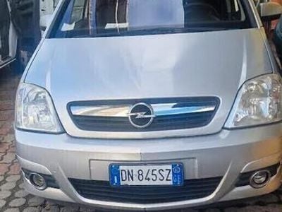 Usata Opel Meriva Cosmo 105 CV (77 kW) 2008 Argento Monovolume