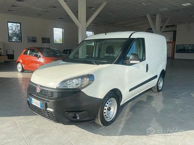 Usata Fiat Doblò Lounge 90 CV (66 kW) 2021 Bianco Monovolume