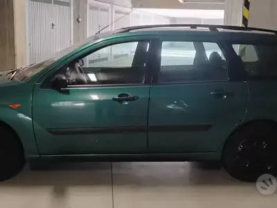 Usata Ford Focus 100 CV (73 kW) 2000 Verde Station wagon
