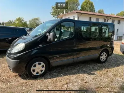 Usata Renault Trafic 114 CV (83 kW) 2008 Nero Monovolume