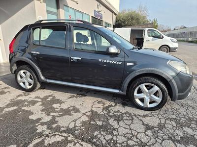 Grigio Usata 2011 Dacia Sandero Stepway Berlina | 3900 € (Ottimo prezzo)
