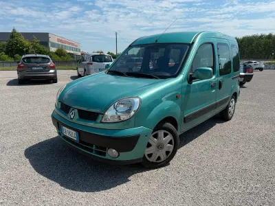 Usata Renault Kangoo 95 CV (69 kW) 2004 Verde Monovolume