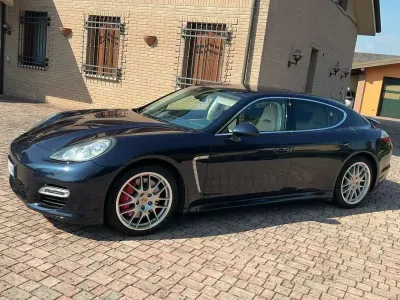 Usata Porsche Panamera Turbo 500 CV (367 kW) 2009 Blu/azzurro Utilitaria