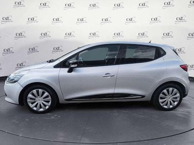 Usado Renault Clio IV 73 CV (53 kW) 2015 Plateado Utilitario