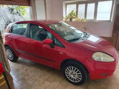 Usata Fiat Grande Punto Dynamic 77 CV (56 kW) 2009 Rosso Utilitaria