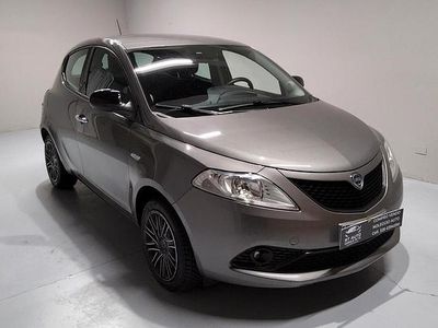 Usata Lancia Ypsilon Gold 69 CV (50 kW) 2021 Grigio Utilitaria