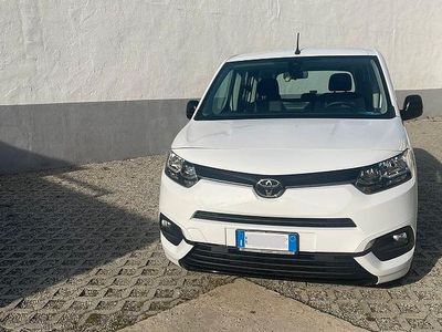 Bianco Usata 2023 Toyota Proace City City Monovolume | 21.000 € (Molto cara)