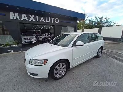 Usata Volvo V50 115 CV (84 kW) 2012 Bianco Station wagon
