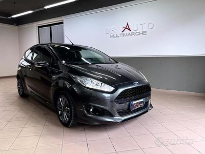 Usata Ford Fiesta ST-Line 75 CV (55 kW) 2017 Grigio Berlina