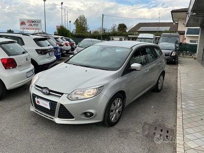 Usata Ford Focus 115 CV (84 kW) 2014 Grigio Station wagon