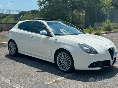 Usata Alfa Romeo Giulietta Quadrifoglio Verde 235 CV (172 kW) 2012 Bianco Utilitaria