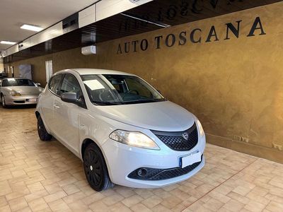 Usata Lancia Ypsilon S 95 CV (69 kW) 2014 Argento Utilitaria