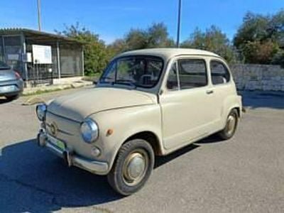 Usata Fiat 600D 31 CV (22 kW) 1967 Beige Berlina