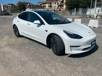 Begagnad Tesla Model 3 Performance 461 kW (627 HK) 2022 Vit Sedan