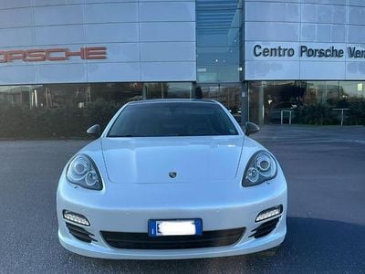 Usata Porsche Panamera 250 CV (183 kW) 2011 Bianco Utilitaria