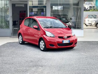 Second-hand Toyota Aygo 68 CP (50 kW) 2009 Roșu Hatchback