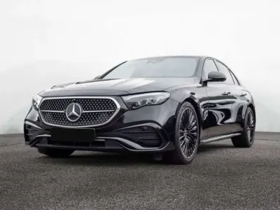 Usata Mercedes E220 AMG Line Premium Plus 197 CV (144 kW) 2025 Nero metallizzato Berlina