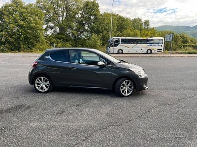 Usata Peugeot 208 120 CV (88 kW) 2013 Grigio Utilitaria