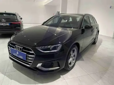 Usado Audi A4 163 CV (119 kW) 2023 Negro Familiar