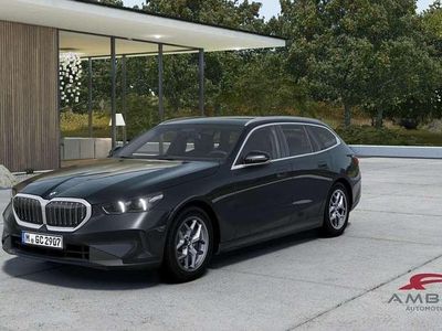 Nuova BMW 520 197 CV (144 kW) 2025 Grigio Station wagon