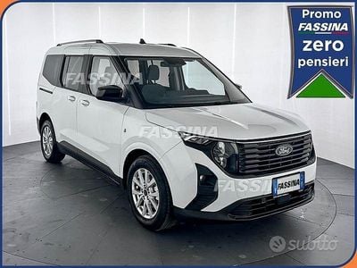 Usata Ford Tourneo Courier Titanium 124 CV (91 kW) 2025 Bianco Monovolume