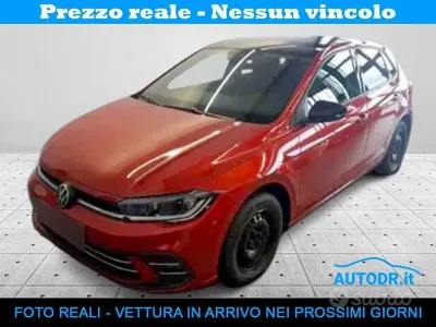 Usata VW Polo Style 90 CV (66 kW) 2022 Kings red / tetto deep black Utilitaria