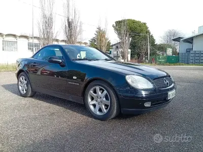 Usata Mercedes SLK200 192 CV (141 kW) 1998 Nero Cabrio