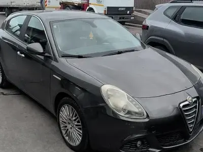Usata Alfa Romeo Giulietta 105 CV (77 kW) 2011 Grigio Utilitaria